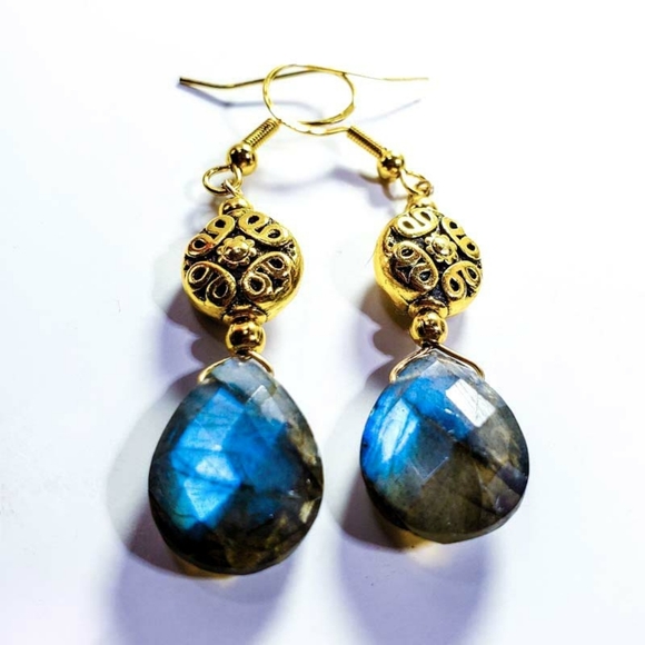 Jewelry - Stunning Labradorite Drop Earrings
